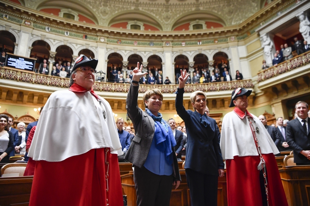 Questo è un momento storico per la Svizzera: due Consigliere federali elette allo stesso tempo.